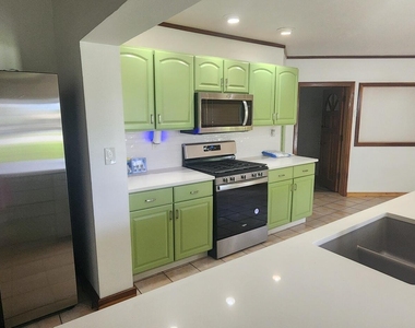 485 N Shore Drive - Photo Thumbnail 13