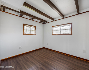 485 N Shore Drive - Photo Thumbnail 12