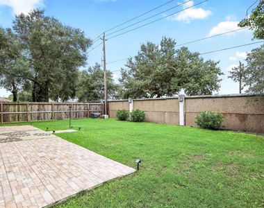 602 Oak Briar Drive - Photo Thumbnail 6