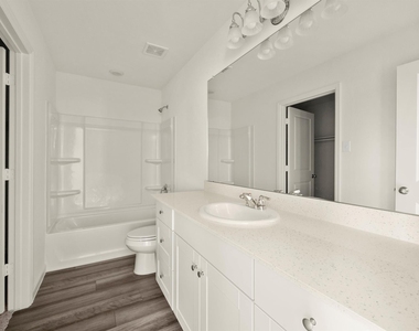 688 Amesbury - Photo Thumbnail 15