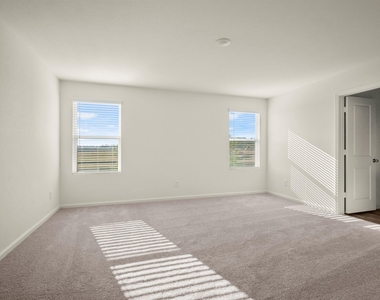 688 Amesbury - Photo Thumbnail 13