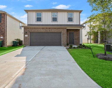 688 Amesbury - Photo Thumbnail 1