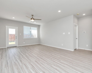 3020 Gunnersbury Drive - Photo Thumbnail 9