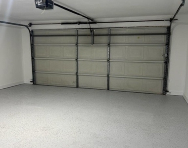 967 Memorial Village Drive - Photo Thumbnail 10