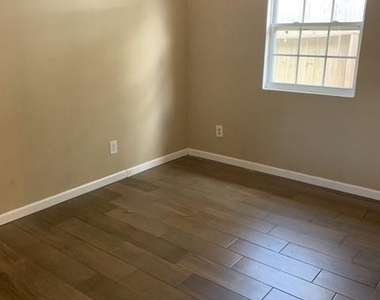 16719 Sky Blue Lane - Photo Thumbnail 9