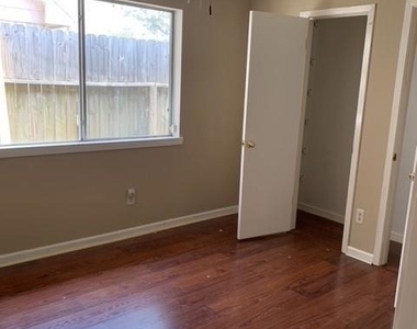16719 Sky Blue Lane - Photo Thumbnail 10