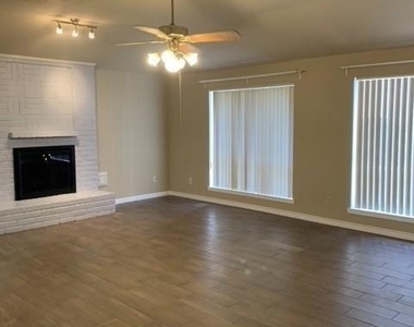 16719 Sky Blue Lane - Photo Thumbnail 6