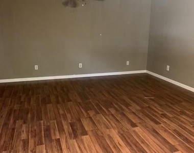 16719 Sky Blue Lane - Photo Thumbnail 4