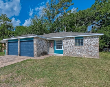 8623 Valley Forest Drive - Photo Thumbnail 4
