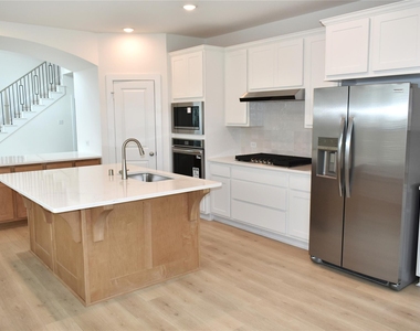11218 Apricot Sulpher Drive - Photo Thumbnail 4