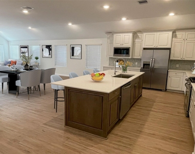 30327 Centipede Grove Lane - Photo Thumbnail 5