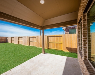 30327 Centipede Grove Lane - Photo Thumbnail 16
