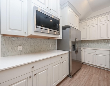 30327 Centipede Grove Lane - Photo Thumbnail 4