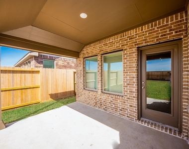30327 Centipede Grove Lane - Photo Thumbnail 18
