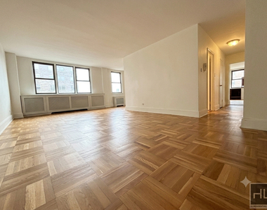 East 79th Street - Photo Thumbnail 1