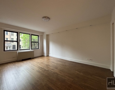 East 63 Street - Photo Thumbnail 5