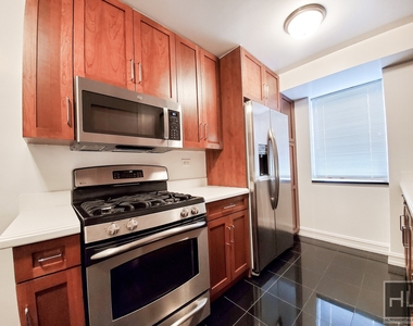 East 71st Street - Photo Thumbnail 1