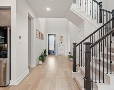 26307 Camden Canyon Avenue - Photo Thumbnail 4