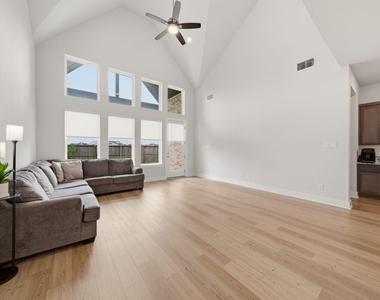 26307 Camden Canyon Avenue - Photo Thumbnail 7