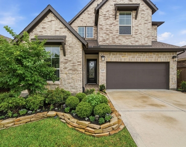 26307 Camden Canyon Avenue - Photo Thumbnail 2