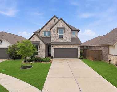 26307 Camden Canyon Avenue - Photo Thumbnail 1
