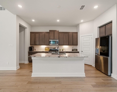 26307 Camden Canyon Avenue - Photo Thumbnail 11