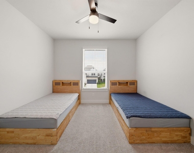 26307 Camden Canyon Avenue - Photo Thumbnail 26