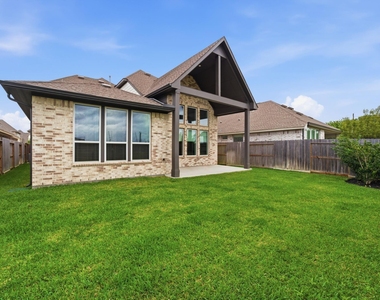 26307 Camden Canyon Avenue - Photo Thumbnail 30