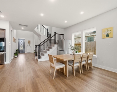 26307 Camden Canyon Avenue - Photo Thumbnail 14