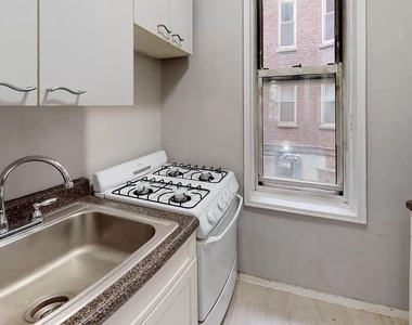 East 58 Street - Photo Thumbnail 1