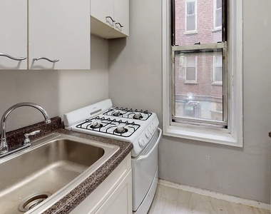East 58 Street - Photo Thumbnail 4