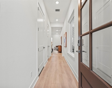 1308 Neiman Ln - Photo Thumbnail 8