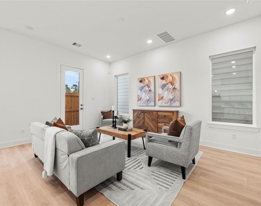 1308 Neiman Ln - Photo Thumbnail 11