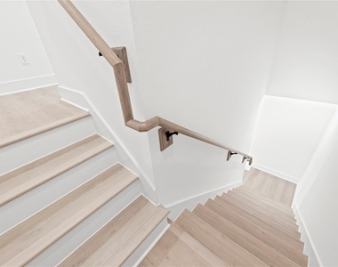 1308 Neiman Ln - Photo Thumbnail 17