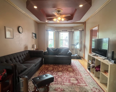 619 East 7 Street - Photo Thumbnail 4