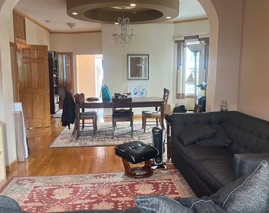 619 East 7 Street - Photo Thumbnail 3