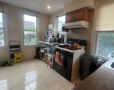 619 East 7 Street - Photo Thumbnail 12