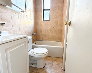West 10 Street - Photo Thumbnail 5