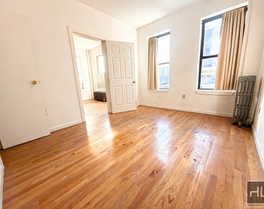 West 10 Street - Photo Thumbnail 2