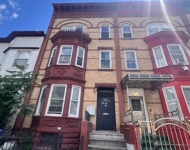 1129 Rogers Avenue - Photo Thumbnail 13