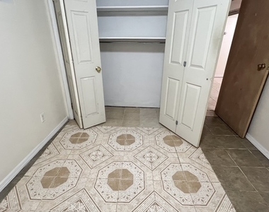 1043 East 14 Street - Photo Thumbnail 8