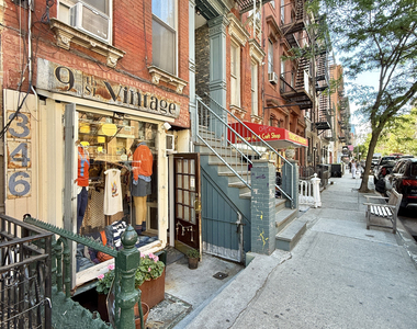East 9th Street - Photo Thumbnail 5