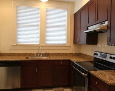 2404 N Morgan Street - Photo Thumbnail 9