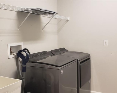 2511 Early Dawn Court - Photo Thumbnail 28