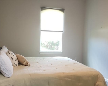 2511 Early Dawn Court - Photo Thumbnail 20