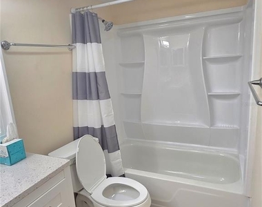 8605 Huron Court - Photo Thumbnail 14