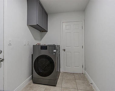 558 Clearwater Largo Road N - Photo Thumbnail 4