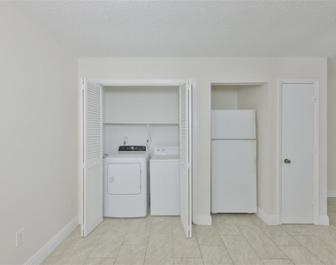 15616 Avalon Avenue - Photo Thumbnail 9