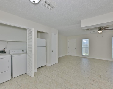15616 Avalon Avenue - Photo Thumbnail 10