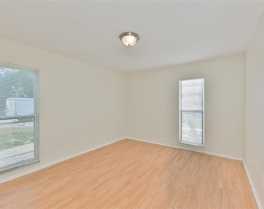 15616 Avalon Avenue - Photo Thumbnail 14